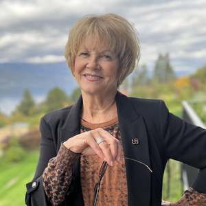 Meet your Posher, Deborah